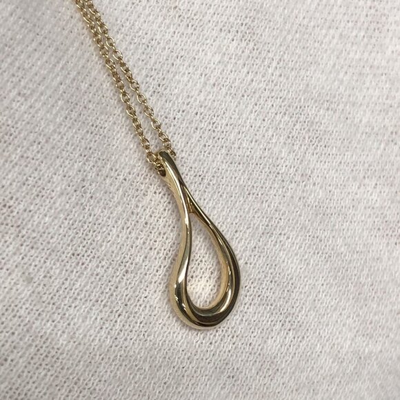 TIFFANY 18k Gold Teardrop Necklace - Picture 6 of 8